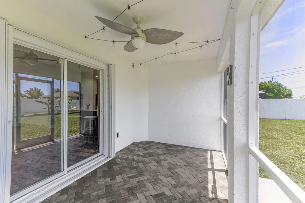 610 SE 21st Lane Cape Coral, FL 33990