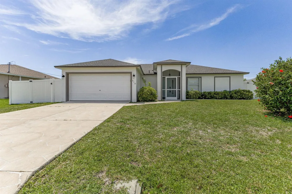 610 SE 21st Lane Cape Coral, FL 33990