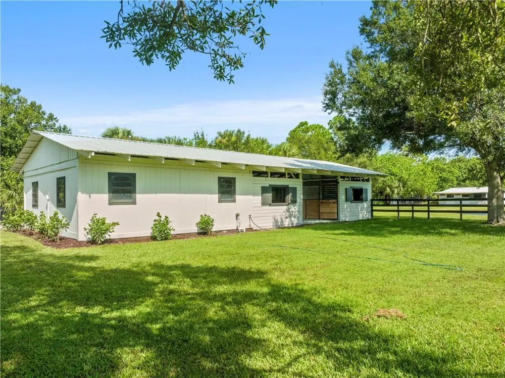 8530 8th Street Vero Beach, FL 32968
