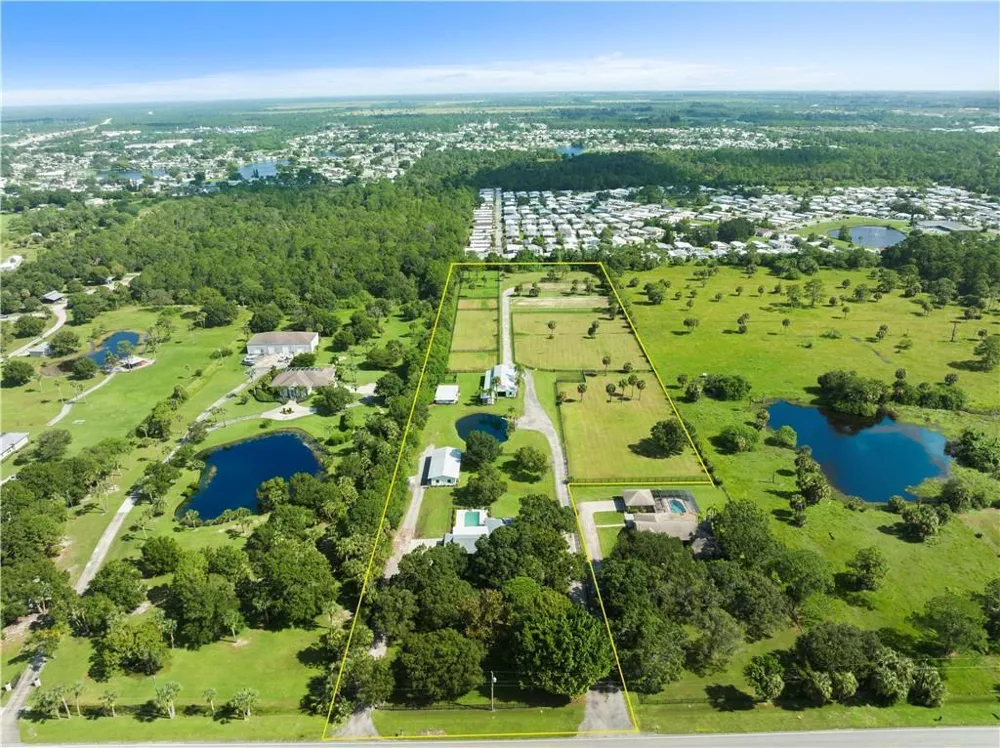 8530 8th Street Vero Beach, FL 32968