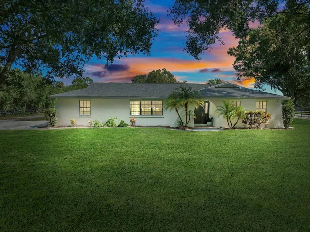 8530 8th Street Vero Beach, FL 32968