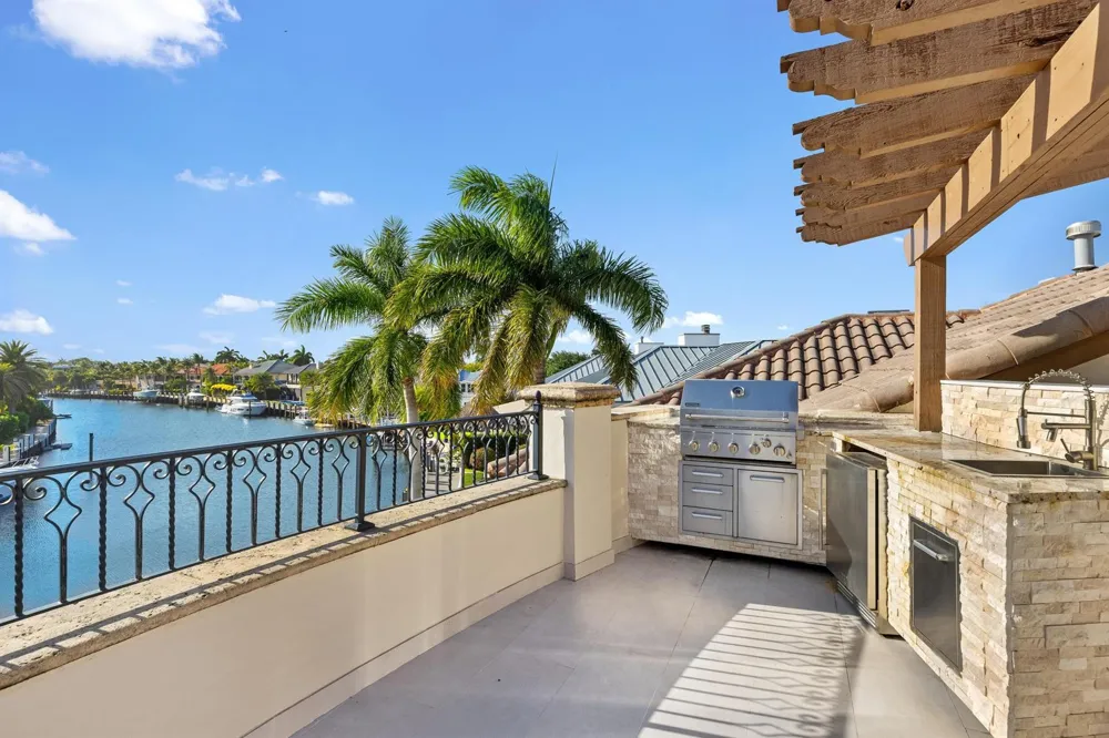 3201 NE 27th Avenue Lighthouse Point, FL 33064