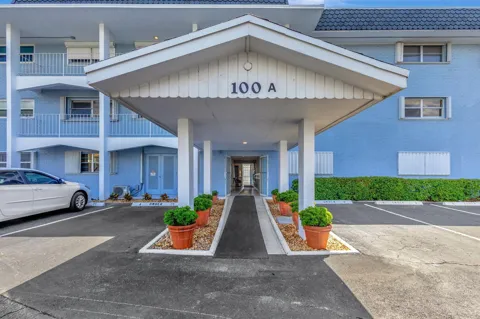 100 Shore Court #304