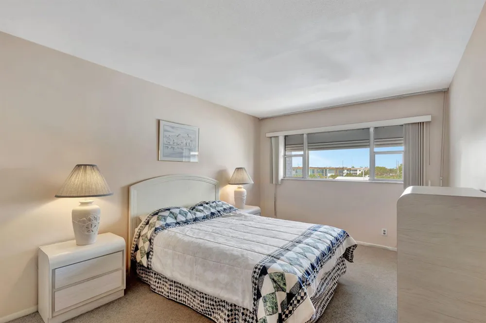 100 Shore Court #304 North Palm Beach, FL 33408