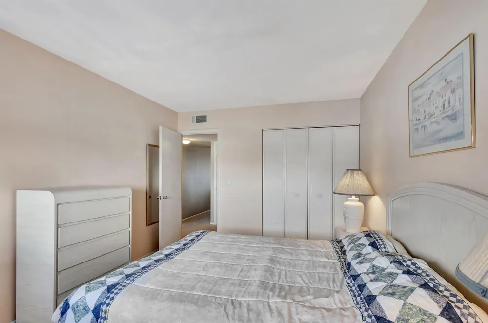 100 Shore Court #304 North Palm Beach, FL 33408
