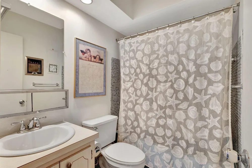 100 Shore Court #304 North Palm Beach, FL 33408