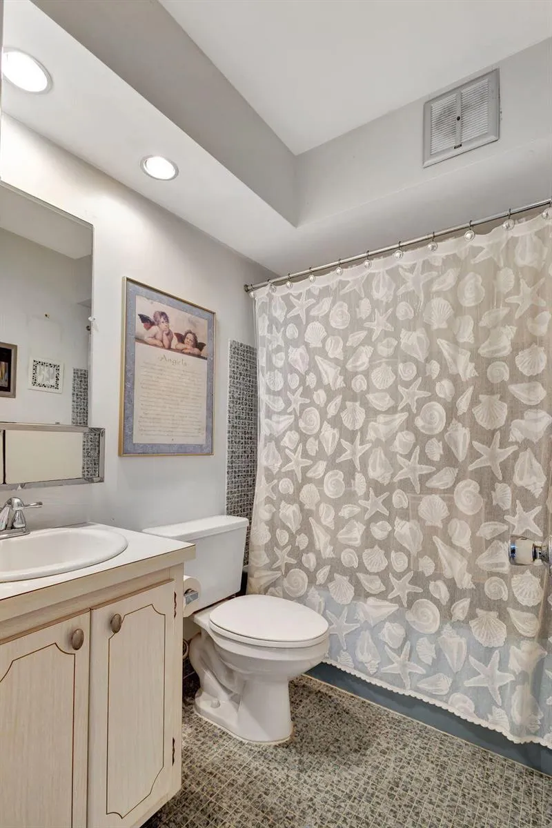 100 Shore Court #304 North Palm Beach, FL 33408
