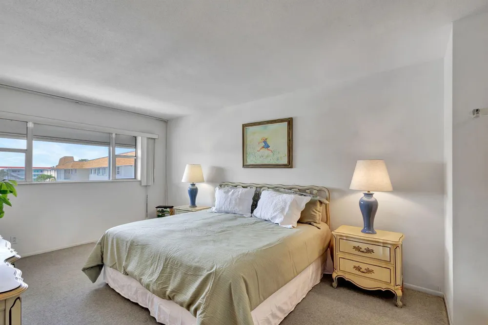 100 Shore Court #304 North Palm Beach, FL 33408