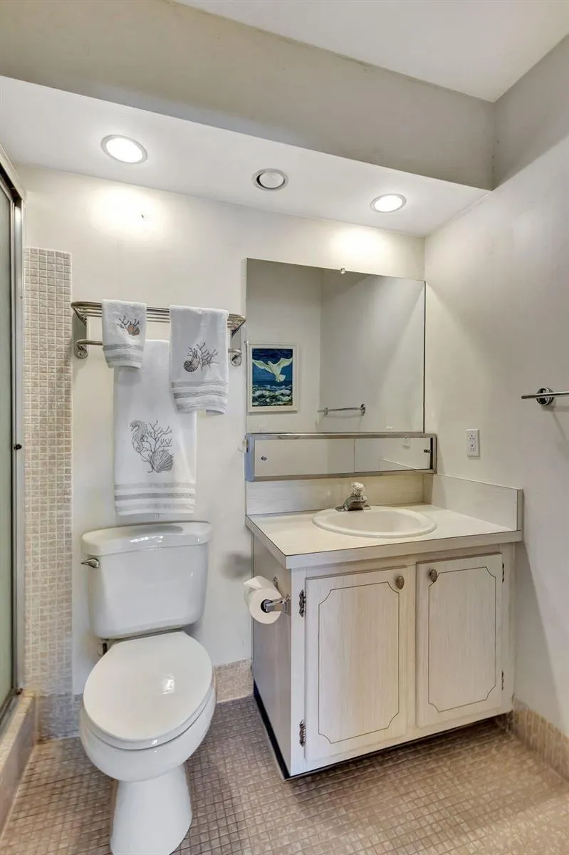 100 Shore Court #304 North Palm Beach, FL 33408