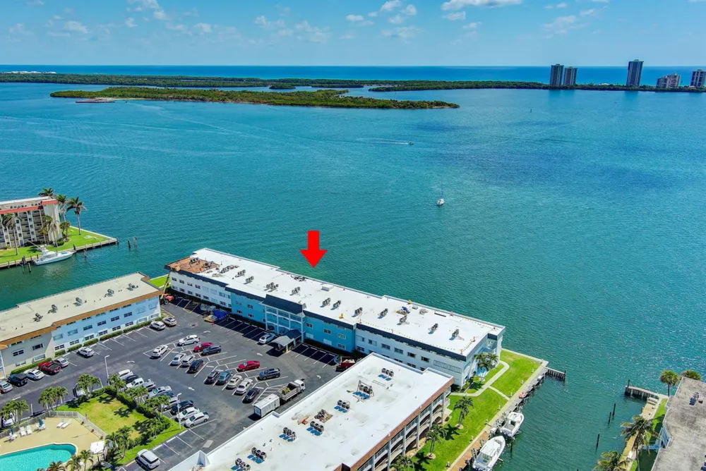 100 Shore Court #304 North Palm Beach, FL 33408