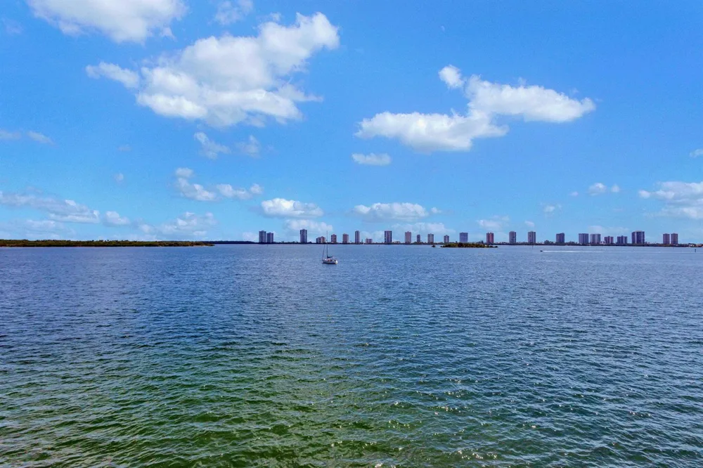 100 Shore Court #304 North Palm Beach, FL 33408