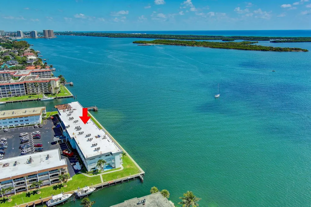 100 Shore Court #304 North Palm Beach, FL 33408