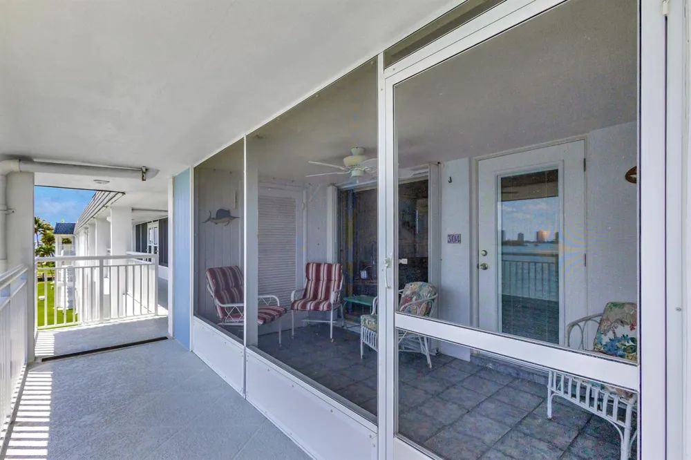 100 Shore Court #304 North Palm Beach, FL 33408