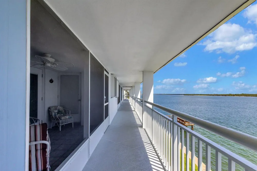 100 Shore Court #304 North Palm Beach, FL 33408