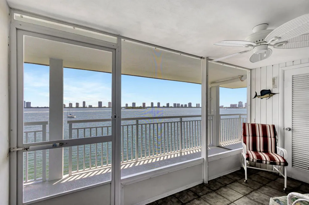100 Shore Court #304 North Palm Beach, FL 33408