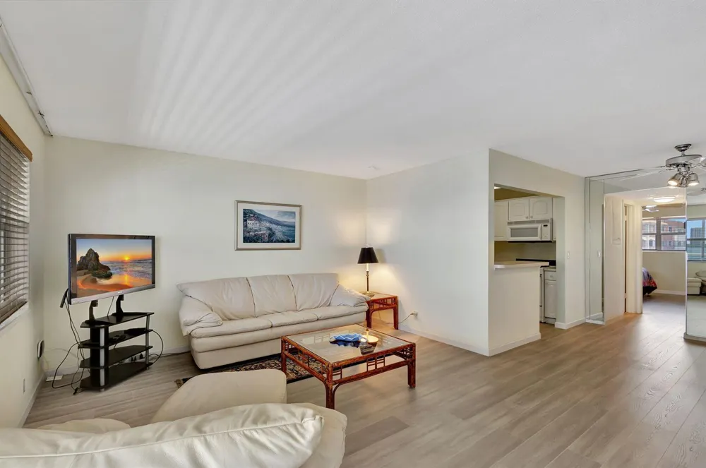 100 Shore Court #210 North Palm Beach, FL 33408