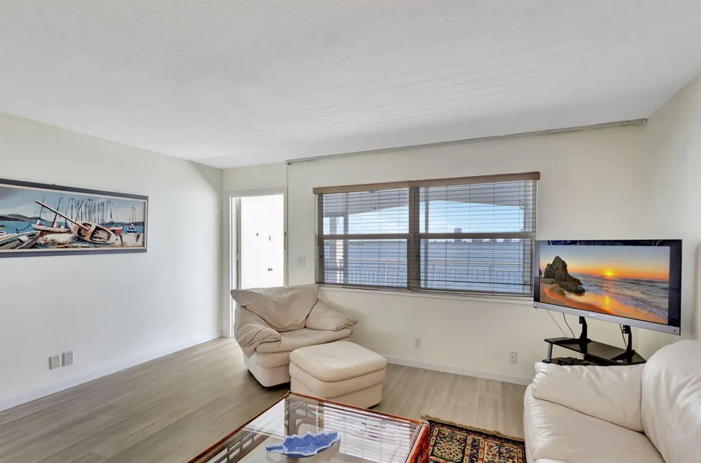 100 Shore Court #210 North Palm Beach, FL 33408