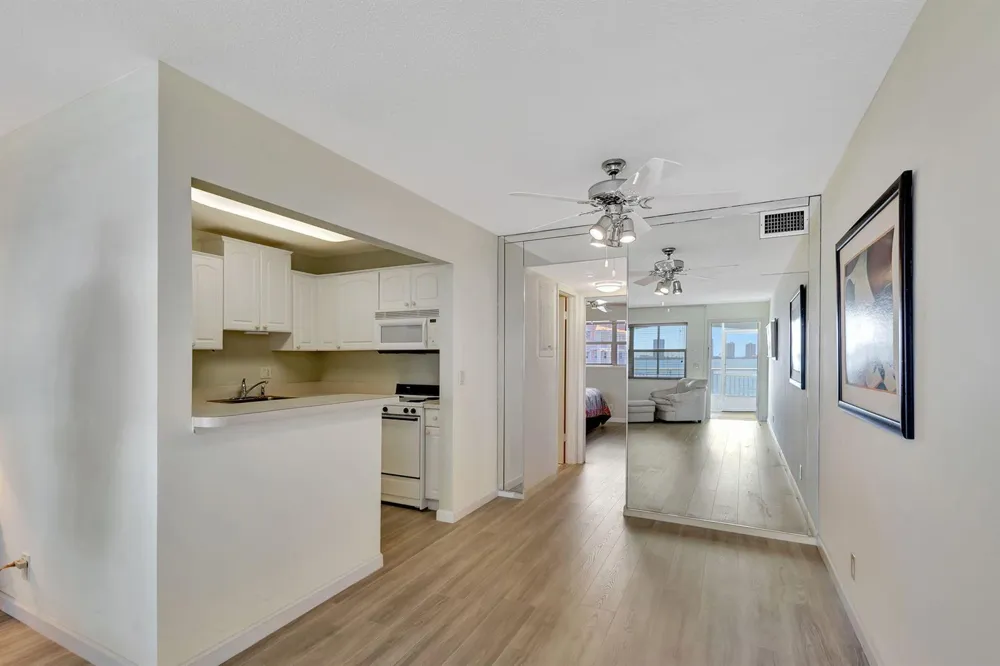 100 Shore Court #210 North Palm Beach, FL 33408