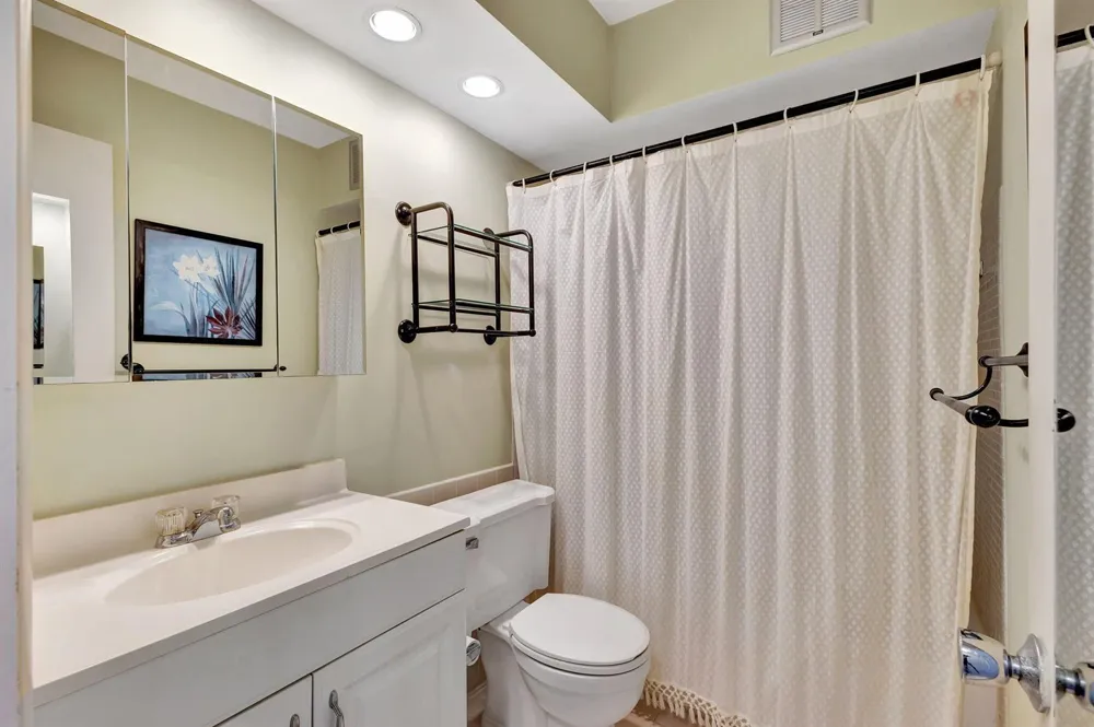 100 Shore Court #210 North Palm Beach, FL 33408