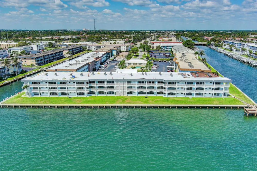 100 Shore Court #210 North Palm Beach, FL 33408