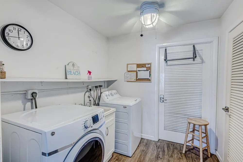 100 Shore Court #210 North Palm Beach, FL 33408