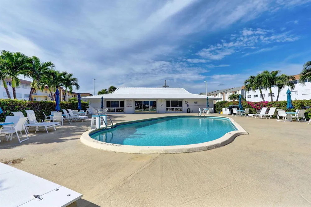 100 Shore Court #210 North Palm Beach, FL 33408