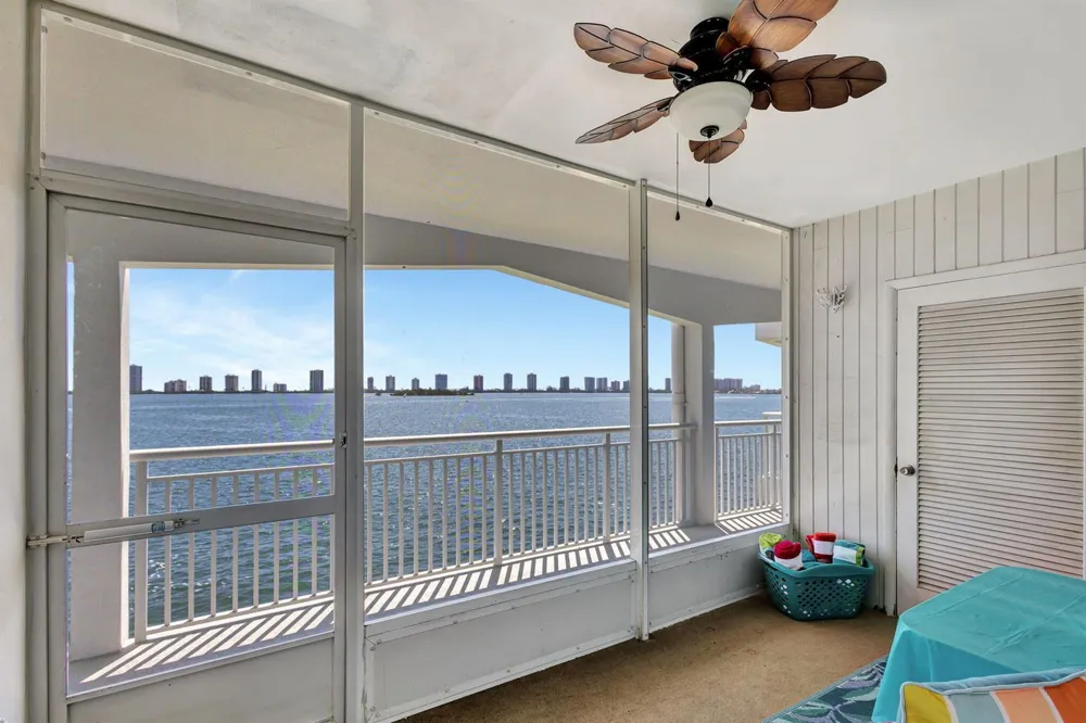 100 Shore Court #210 North Palm Beach, FL 33408