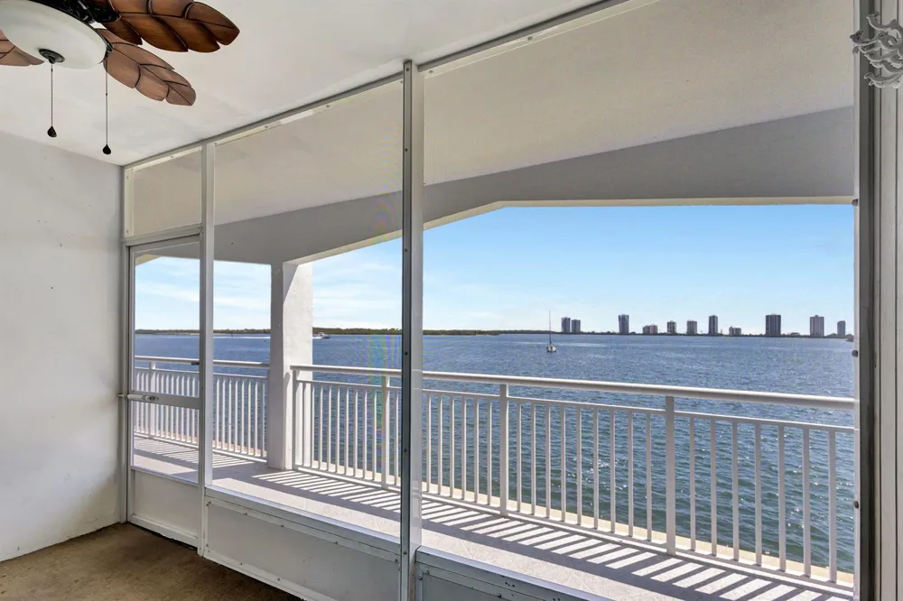 100 Shore Court #210 North Palm Beach, FL 33408