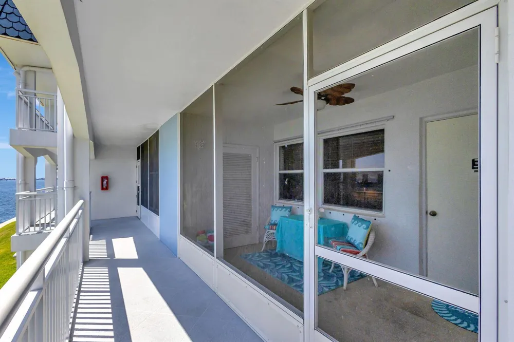100 Shore Court #210 North Palm Beach, FL 33408