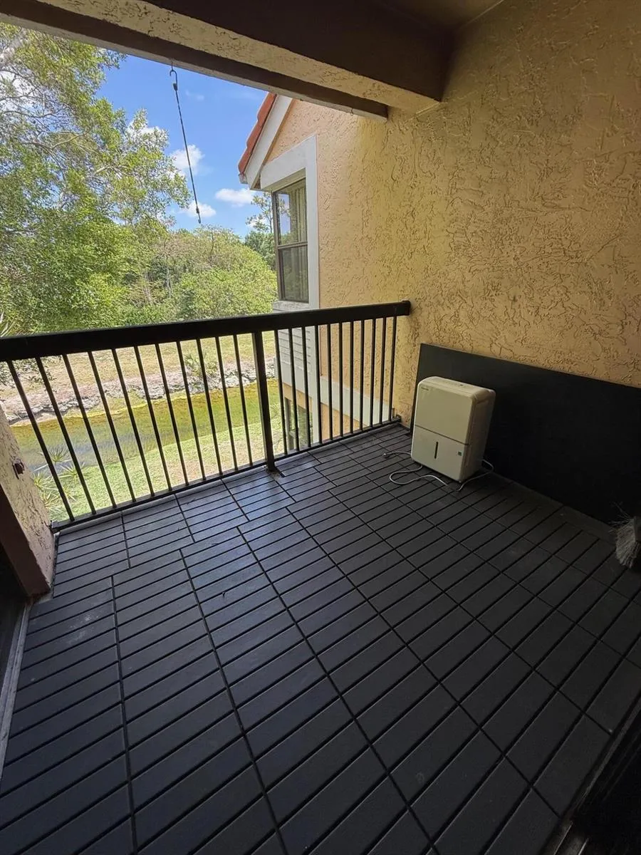 5721 Riverside Drive #301b5 Coral Springs, FL 33067