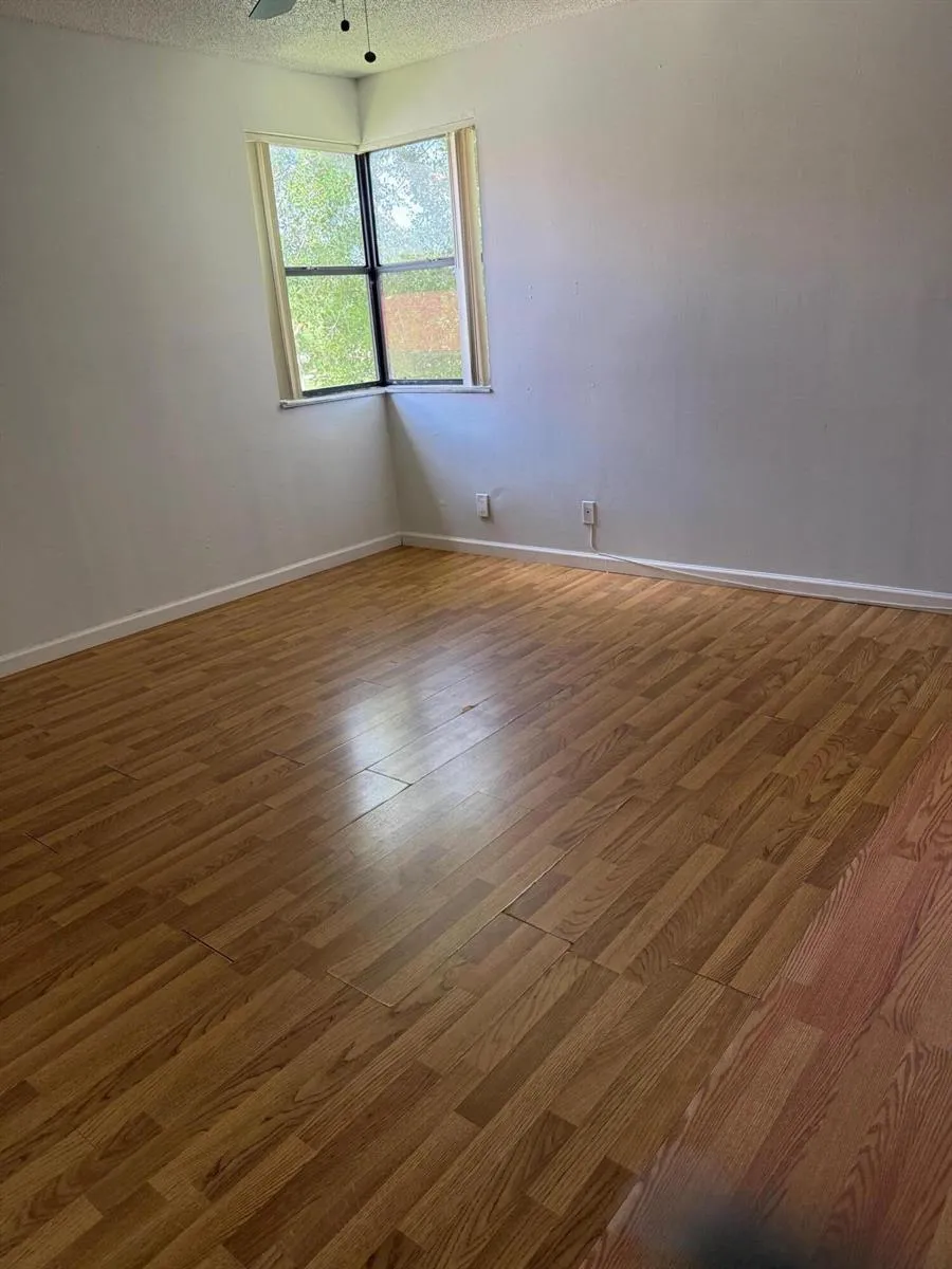 5721 Riverside Drive #301b5 Coral Springs, FL 33067