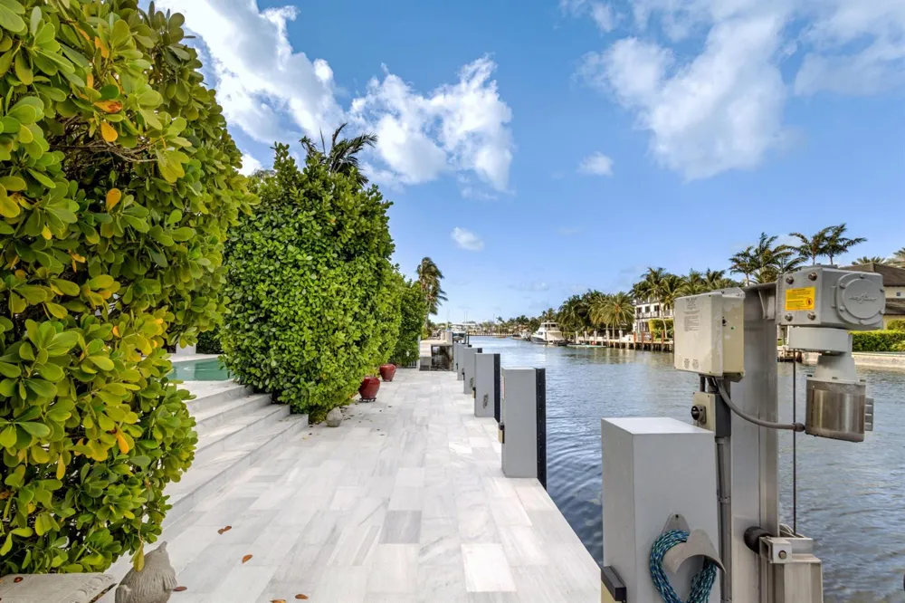 701 Flamingo Drive Fort Lauderdale, FL 33301