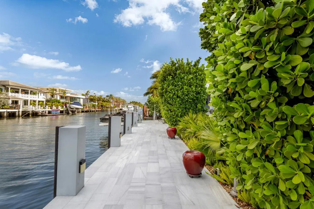 701 Flamingo Drive Fort Lauderdale, FL 33301