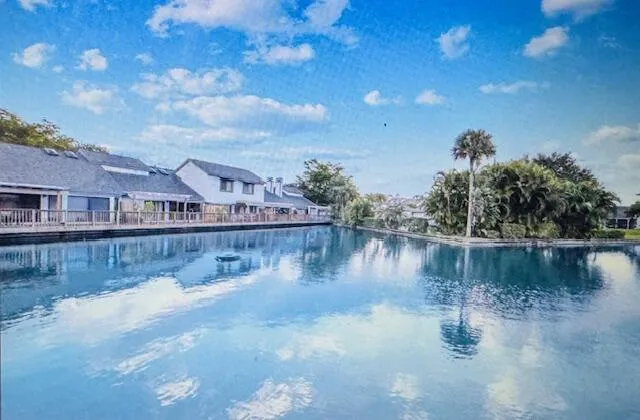 503 Landings Boulevard 