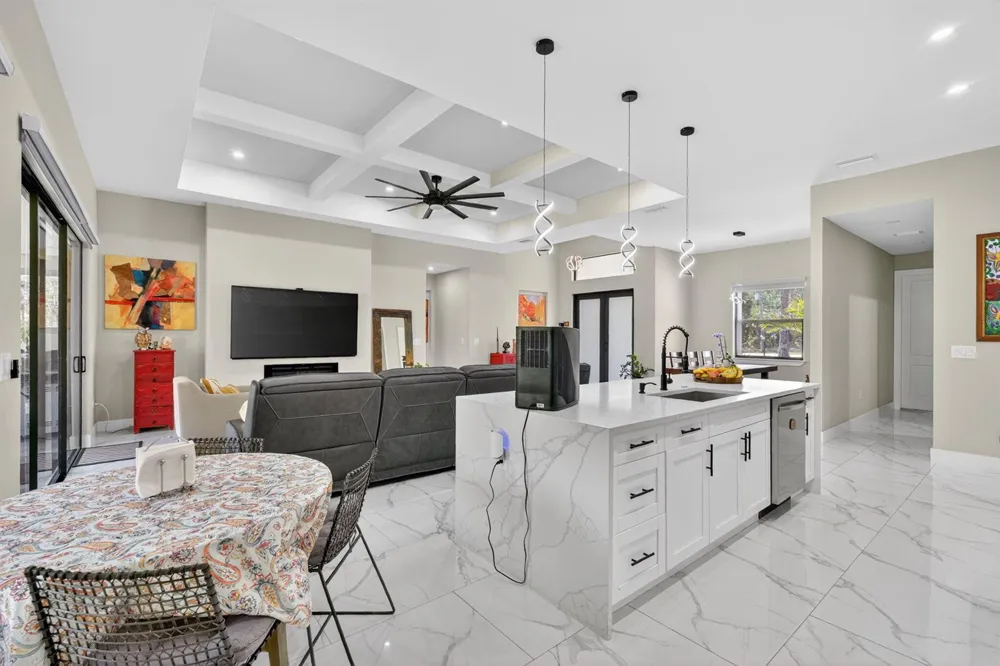 3263 SE 40th Ave Avenue SE Naples, FL 34117