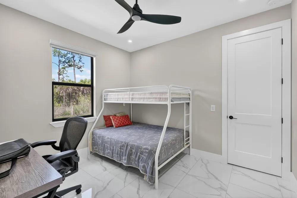 3263 SE 40th Ave Avenue SE Naples, FL 34117