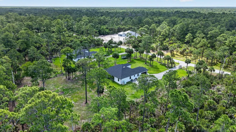 3263 SE 40th Ave Avenue SE Naples, FL 34117