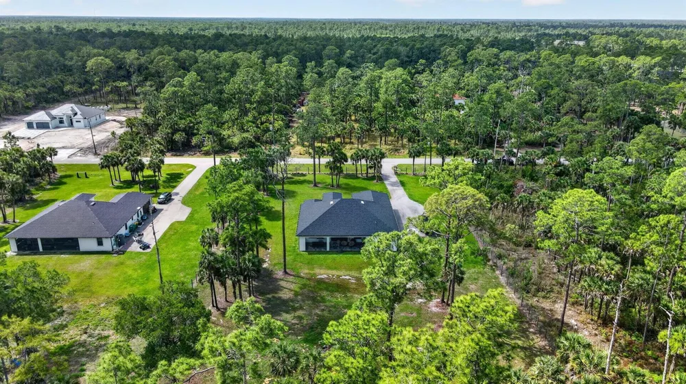 3263 SE 40th Ave Avenue SE Naples, FL 34117