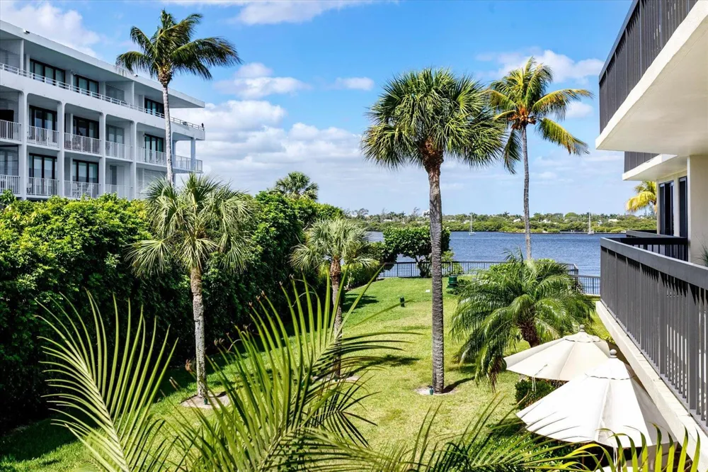 2778 S Ocean Boulevard #203s Palm Beach, FL 33480