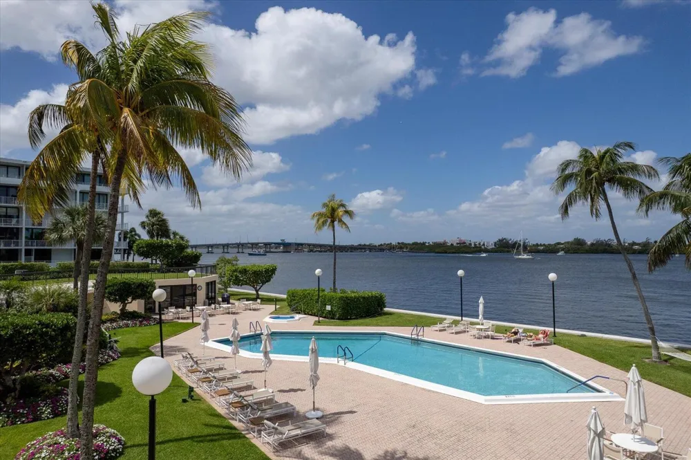 2778 S Ocean Boulevard #203s Palm Beach, FL 33480