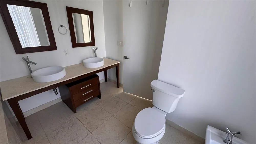 475 Brickell Avenue #4913 Miami, FL 33131