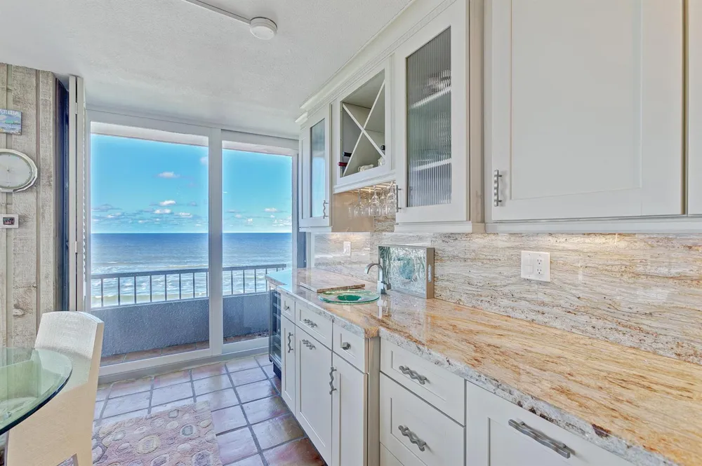 5550 Ocean Drive #12c Singer Island, FL 33404