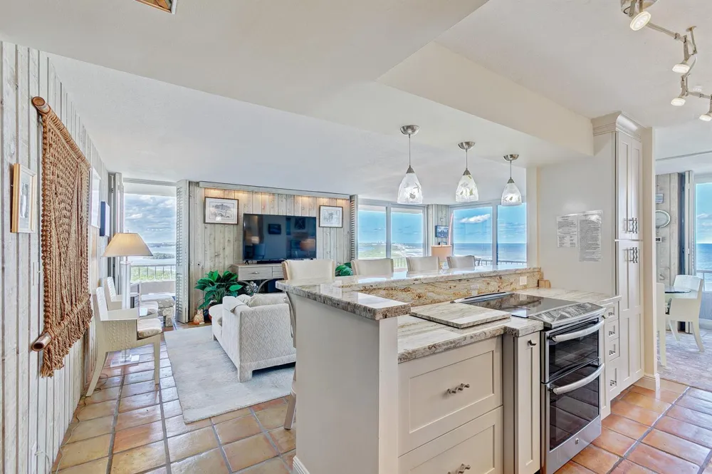 5550 Ocean Drive #12c Singer Island, FL 33404