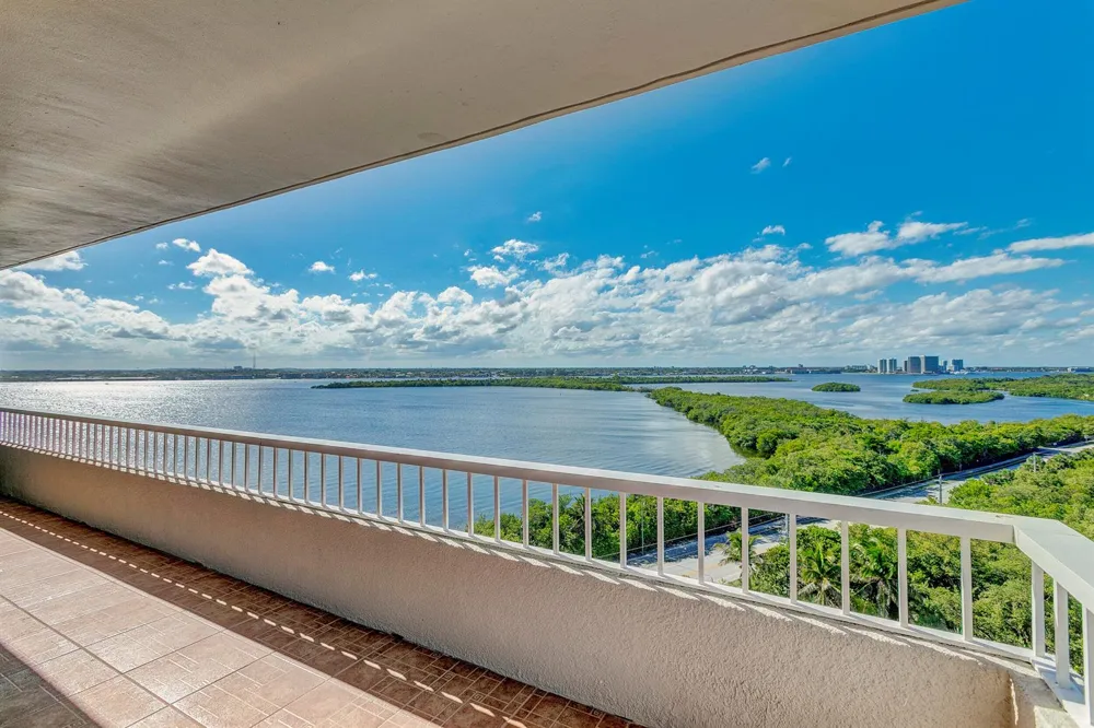 5550 Ocean Drive #12c Singer Island, FL 33404