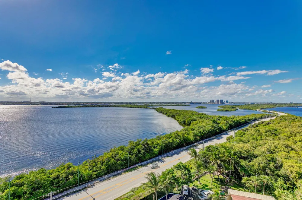 5550 Ocean Drive #12c Singer Island, FL 33404