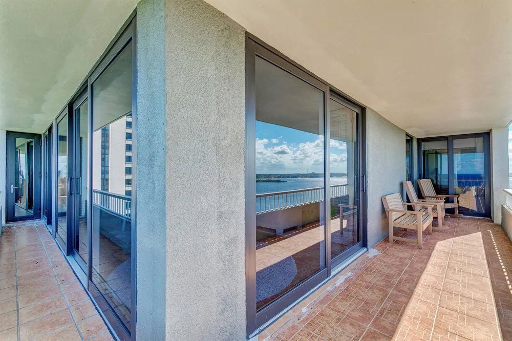 5550 Ocean Drive #12c Singer Island, FL 33404