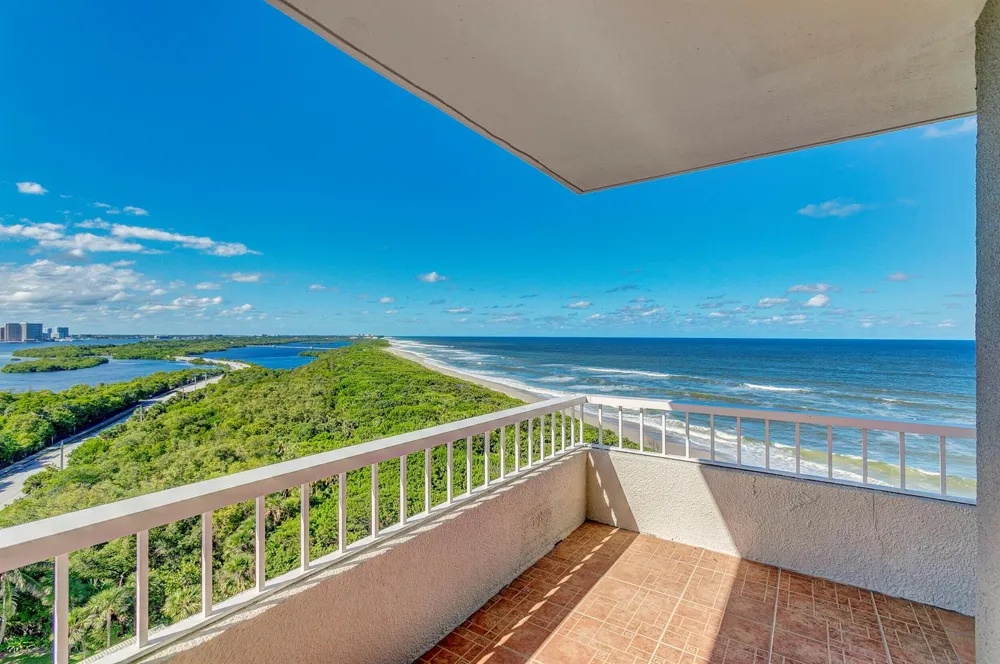 5550 Ocean Drive #12c Singer Island, FL 33404