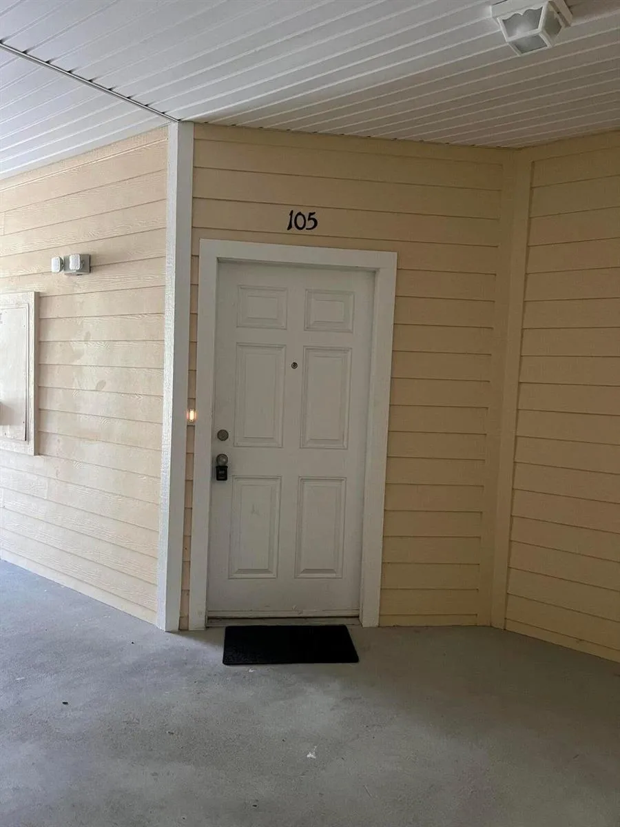4998 Key Lime Drive #105 Jacksonville, FL 32256