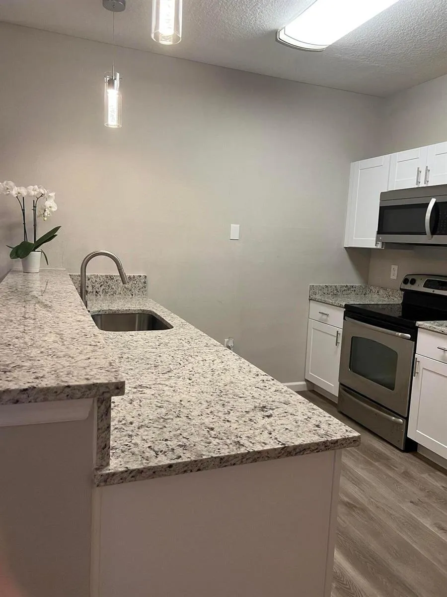 4998 Key Lime Drive #105 Jacksonville, FL 32256