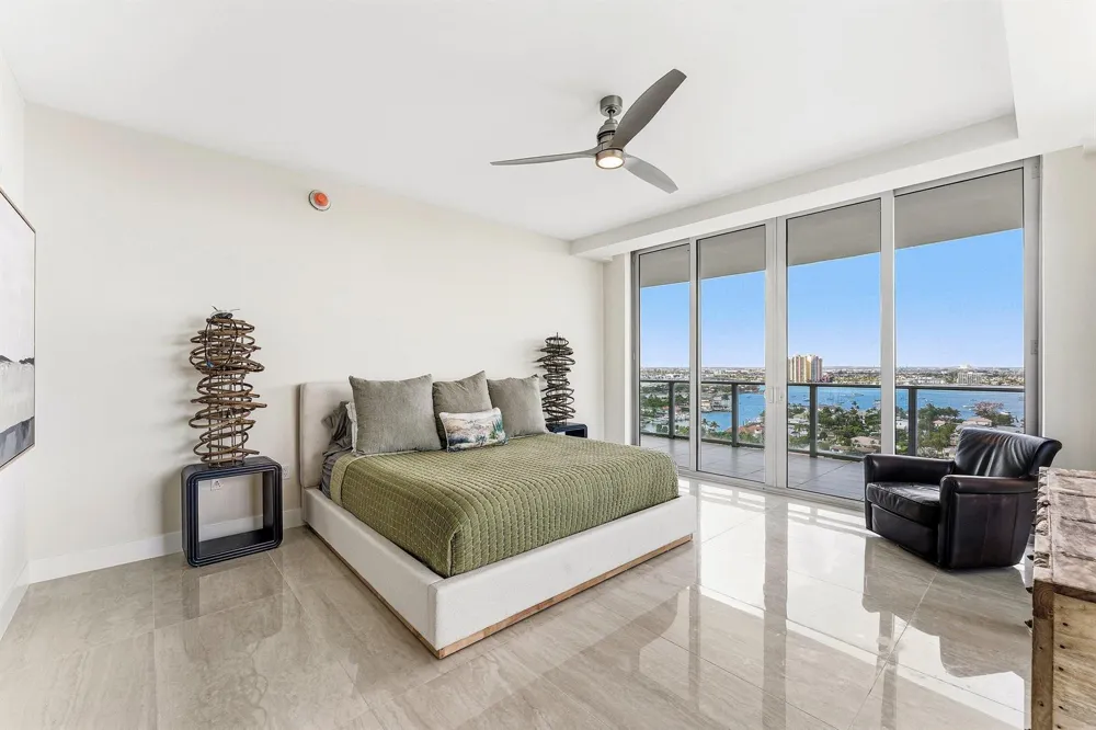 3100 Ocean Drive #1702p Singer Island, FL 33404